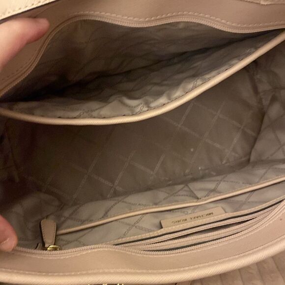 Michael Kors soft Pink Saffiano Leather Tote with Gold Hardware - Picture 5 of 6